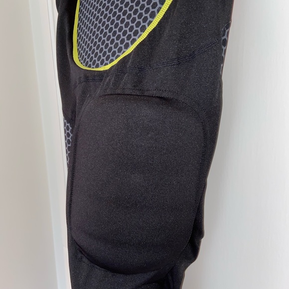 McDavid 7 Pad 3/4 Tight w/HardShell Thigh Guards🏈 - Picture 6 of 10